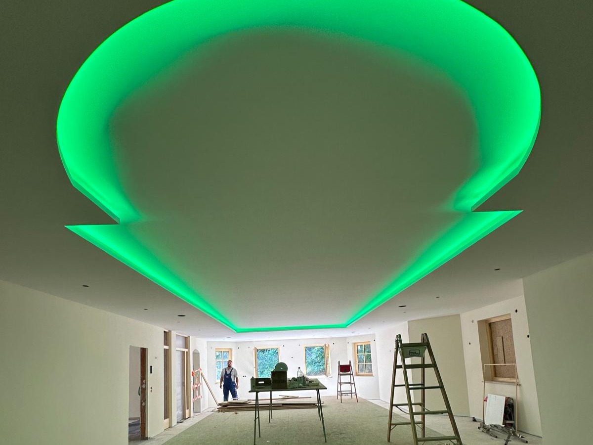 Verlegen von Deckenrohren